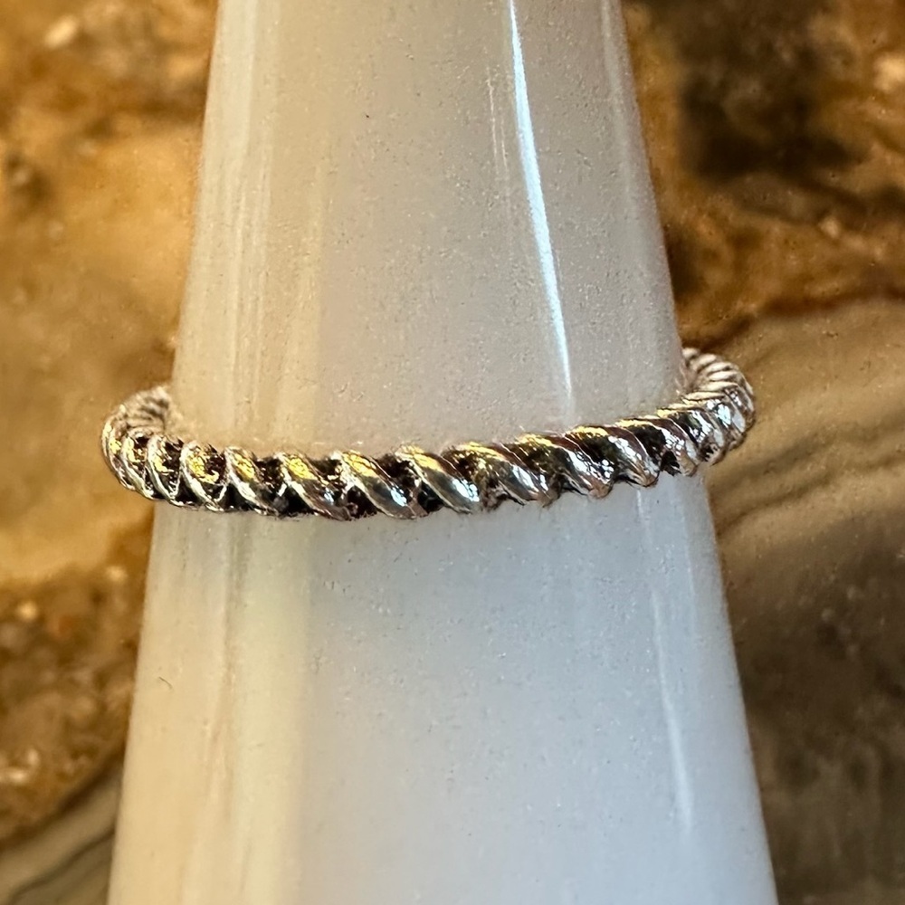 3199 Stylish Silver Twisted Rope Ring